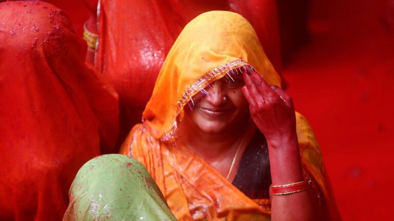 गांव की औरतों का संघर्ष जिन्हें कोई नहीं दिखाएगा