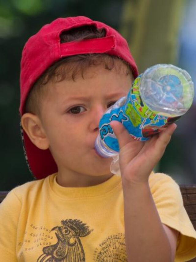 बच्चों को लू से बचाने के लिए ठंडी तासीर वाले ये ड्रिंक पिलाएं